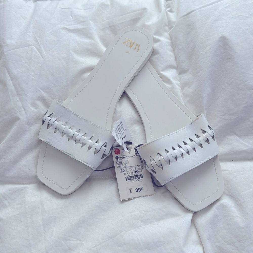 Zara flat sandal NWT leather